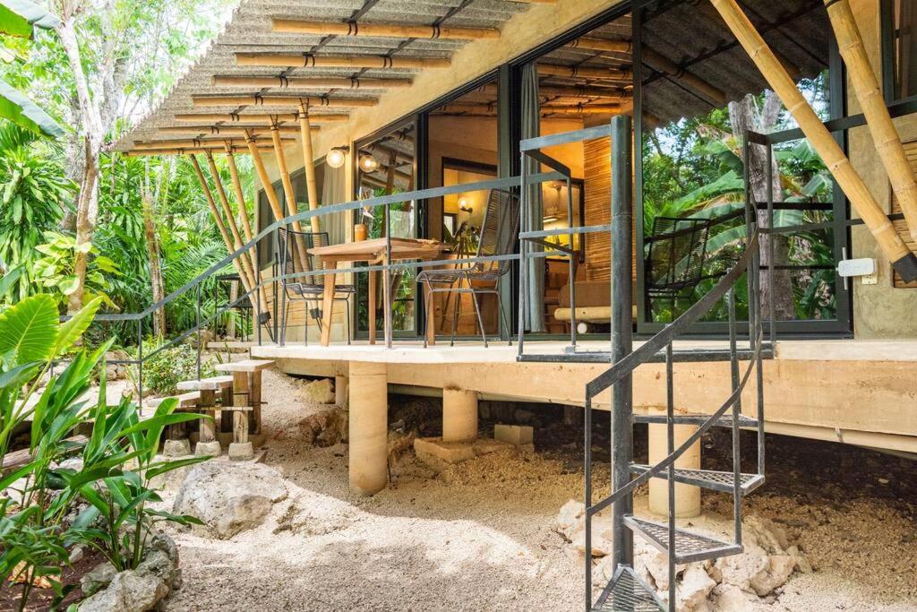 Zen Canto Tuuch :: May The Jungle Be With You Ferienhaus *